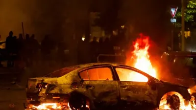 Casi 700 detenidos y más de 200 policías heridos tras otra noche de protestas en Francia