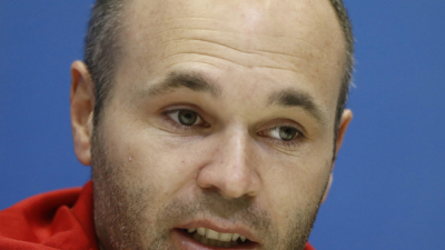 Iniesta: "Hubiese sido bonito que Messi volviera al Barcelona"