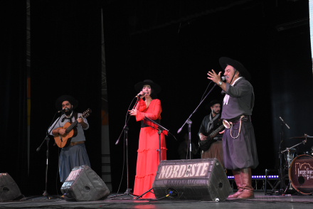 HOMENAJE EN DOMO 3.JPG