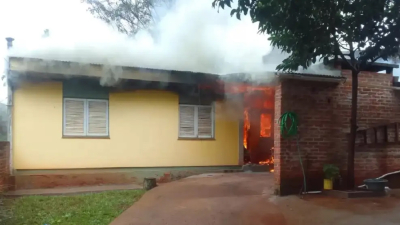 Encendió una vela por San Cayetano y se le prendió fuego la casa