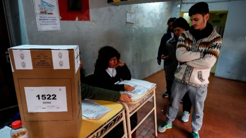 La jornada chaqueña de votación cerró con un caso en la Justicia y quejas por falta de boletas