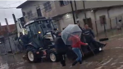 Un temporal generó inundaciones y evacuaciones en La Plata y algunos lugares del conurbano
