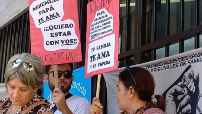 Padres cuestionan a Juzgado y denuncian que no permite la vinculación con sus hijos
