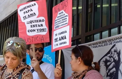 Padres cuestionan a Juzgado y denuncian que no permite la vinculación con sus hijos
