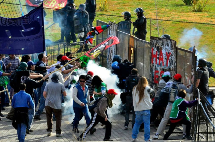 nqn_represion_legislatura_2013.jpg