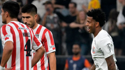 Estudiantes recibe a Corinthians con la obligación de ganar