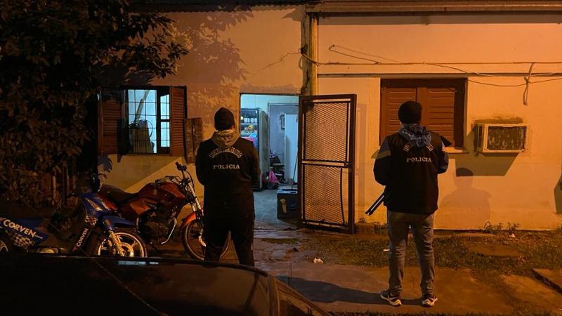 Una mujer fue detenida por vender droga en el barrio Golf Club