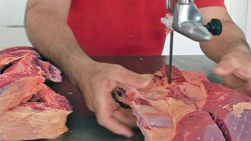 Estiman que la baja del consumo mantendrá el precio de la carne