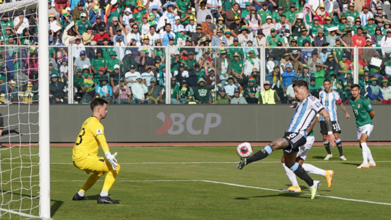 Argentina, con exhibición de fútbol vistoso, contundencia y sin Messi