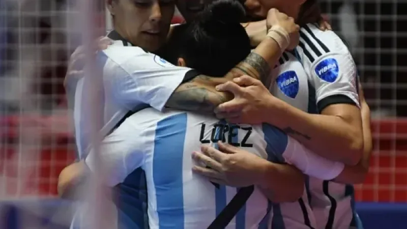 La Selección Argentina goleó a Uruguay y se metió en semifinales de la Copa América
