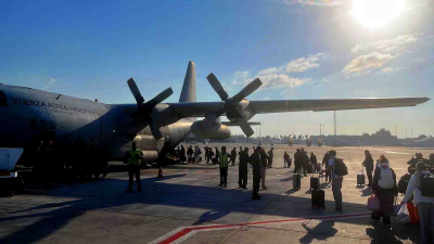 Comenzó la evacuación de los argentinos que se encuentran en Israel