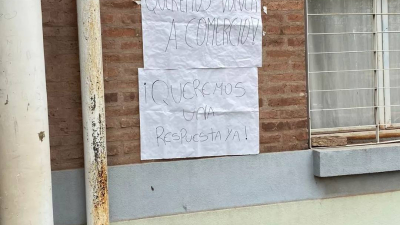 Alumnos de General San Martín reclamaron por obras de infraestructura en la escuela de Comercio