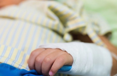 Nena estaba internada y habría sido abusada por su padre