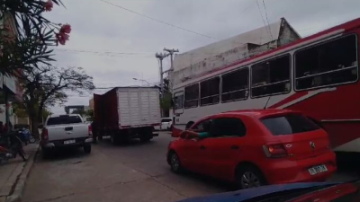 Sáenz Peña: malestar por un camión mal estacionado