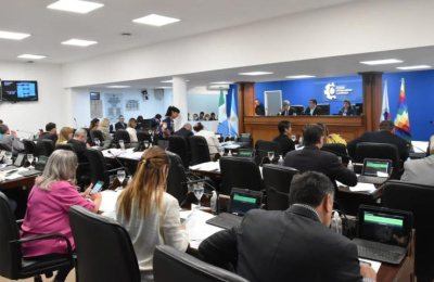 Radicales creen que el oficialismo podrá aprobar el pase a planta al Estado