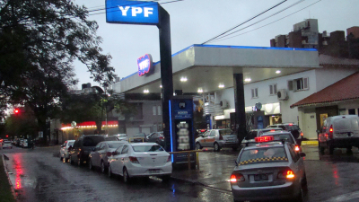 Este viernes, vuelve a subir el precio de los combustibles