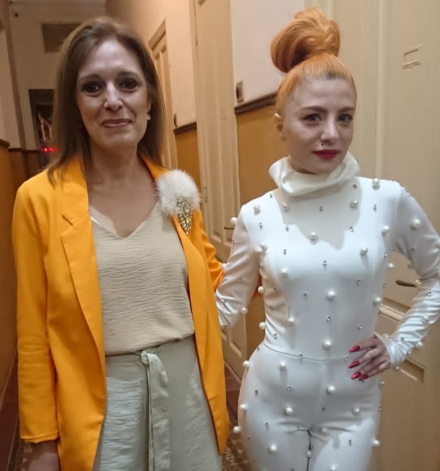 Flavia junto a Verónica de la Canal.jpg