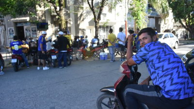La marea xeneize pobló los bares de Resistencia