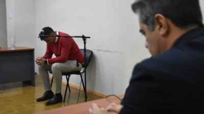Condenaron a un policía que dejó salir a un detenido con prisión domiciliaria a cambio de un asado
