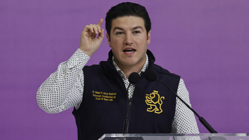 Un joven gobernador se metió entre dos mujeres en la carrera presidencial en México