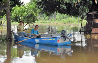 Aunque el Paraná sigue en baja, recomiendan a las familias no volver todavía a sus hogares