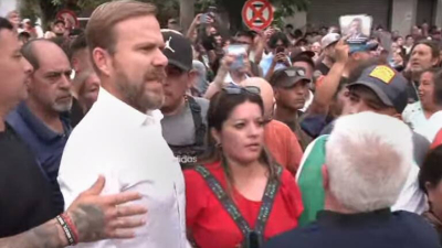 Enfrentamientos entre militantes de Milei y Massa en la previa de un acto de La Libertad Avanza
