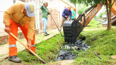 La Comuna realizó un operativo de limpieza en el barrio San Valentín