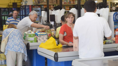 Los precios se remarcan y la gente, indignada con el gobierno saliente