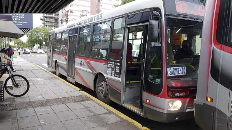 Volvieron a circular los colectivos ChacoCorrientes tras seis días
