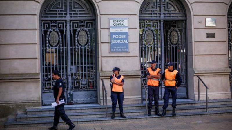 Denunció que fue abusado sexualmente por compañeros durante un viaje de estudios