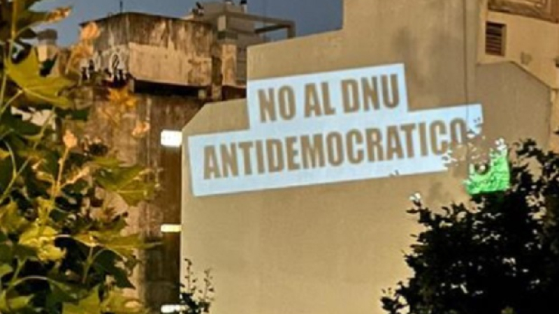 Con intervenciones nocturnas rechazan el decreto de necesidad y urgencia de Milei