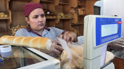 Panaderos piden a sus clientes que les sigan comprando