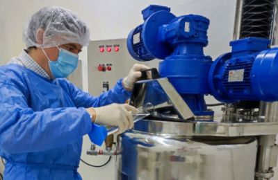 El laboratorio de la Uncaus elabora 1500 unidades diarias de repelente