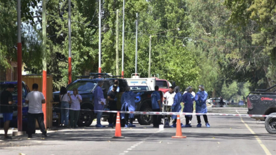 Mató a su expareja de una puñalada en el cementerio y se fugó