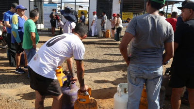 Garrafas: el gobierno recortó subsidios para hogares de bajos recursos