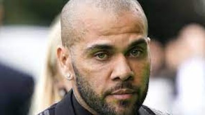 Dani Alves fue condenado a 4 años y 6 meses de cárcel por violar a una joven en una discoteca