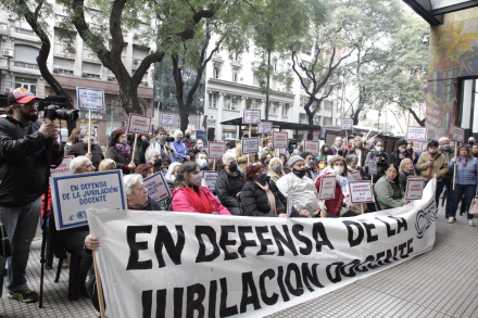 docentes_jubilados.jpg