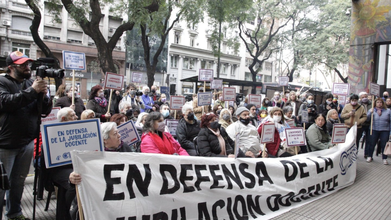 Jubilados docentes: el aumento en marzo será del 27,57%