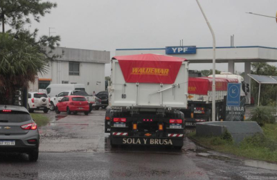 Con el consumo en caída libre, este viernes aumentan los combustibles