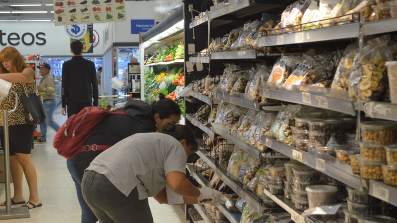 Por presencia de roedores exigen control de plagas en reconocido supermercado