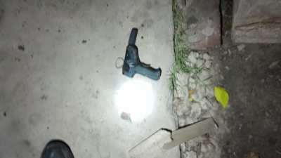 Pulguita entró a robar con un arma de juguete, amenazó a la policía y fue detenido