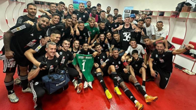 Histórico triunfo de Riestra frente al "Rojo", que complicó su clasificación