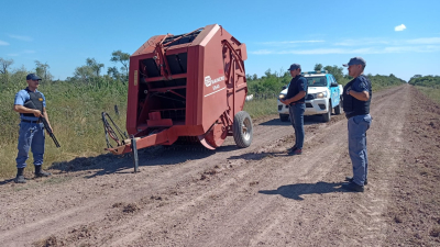 Casi atrapan a uno de los prófugos del "Clan Sosa": abandonó una enfardadora