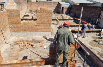 Entre las dudas y la necesidad de reactivarse, constructoras adhieren al crédito para obras
