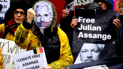 Gran Bretaña: jueces aplazaron decisión sobre extradición de Assange a EEUU