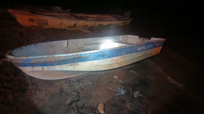 Tres amigos salieron de pesca pero se les dio vuelta la lancha: un muerto