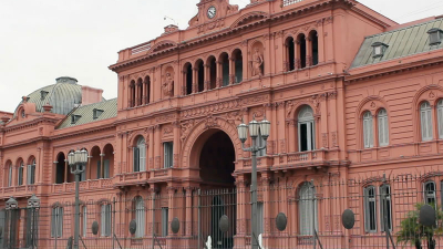 Detuvieron a un hombre que amenazó con entrar a la Casa Rosada con un machete