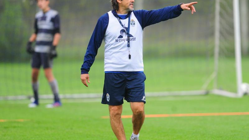 Sarmiento: hoy llega y firma el "Indio" Ortiz como entrenador
