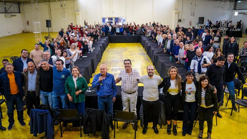 Reapareció Capitanich en encuentro del PJ chaqueño: sin autocrítica, cuestionaron a Milei y Zdero