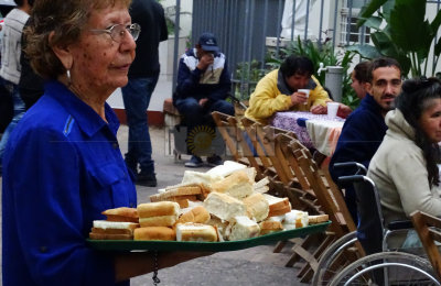 Cáritas continúa su campaña para recolectar abrigos, frazadas y alimentos